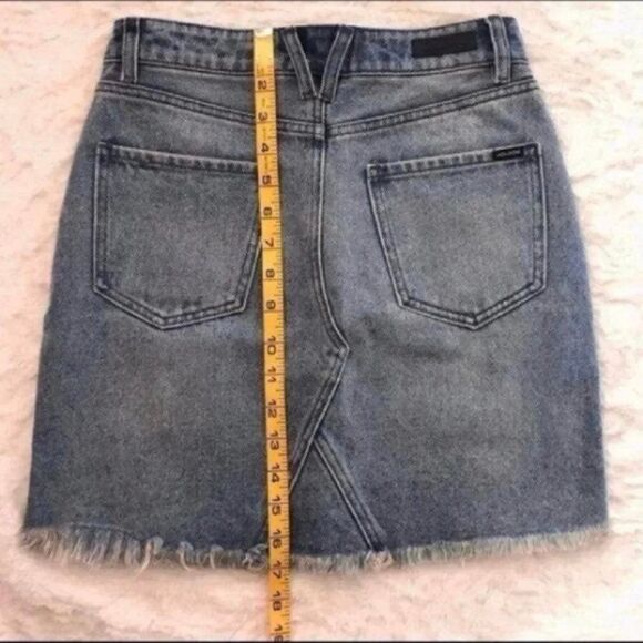 Volcom Jean Skirt Mini High Rise Ripped Destroyed Distressed Raw Hem XS 0/2 EUC! - Picture 9 of 9